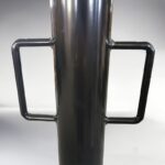 Mid-section detail of the 89-type underground movable bollard with binaural handle, showing ergonomic design for transport and on-site handling.